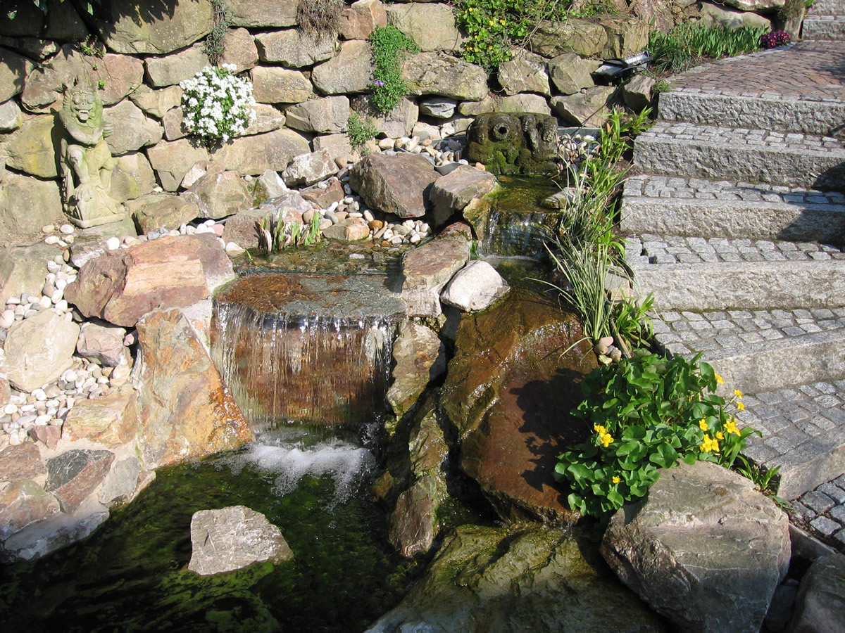 Bachläufe und Wasserfälle